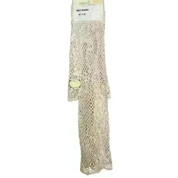 Vintage Crochet Ivory Table Runner 16" X 45" Long NEW - Picture 1 of 6
